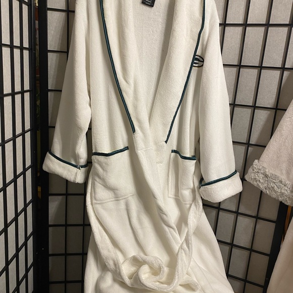 NFL Women’s Robe in Cream Color trimmed in Green Satin and G LOGO. - Picture 3 of 4